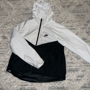 nike windbreaker